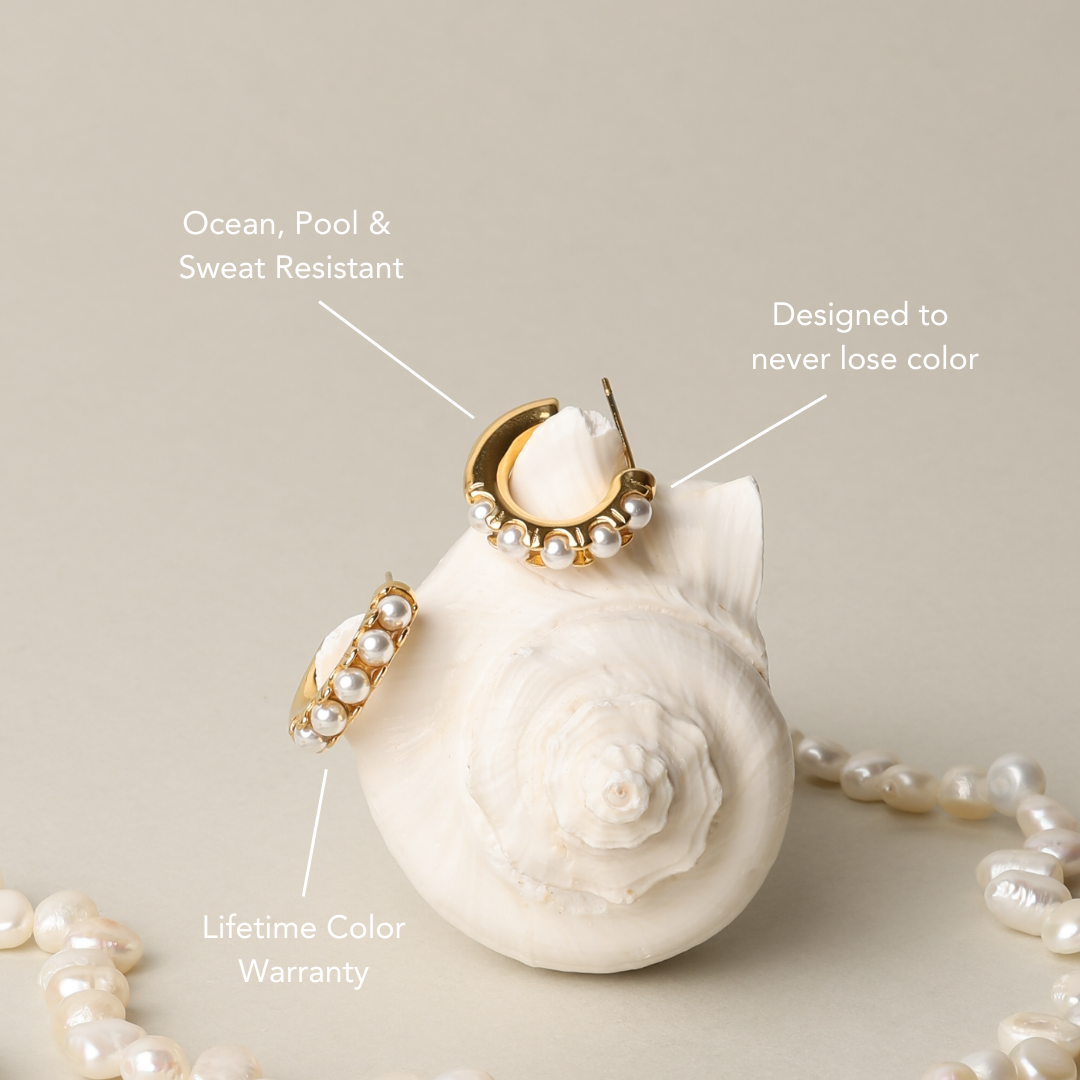 Huggies Mini Pearl Earrings 